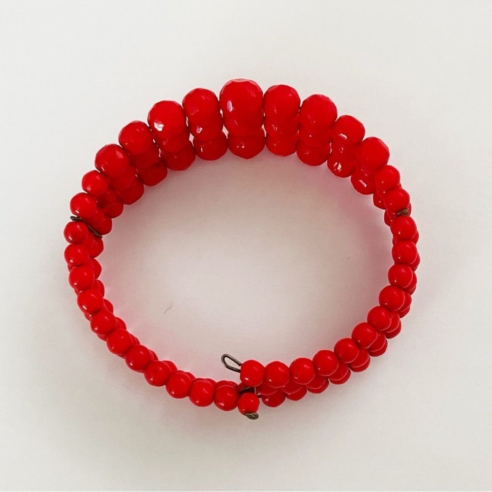 Vintage 1930s bohemian red faceted glass triple strand wire bracelet - Picture 6 of 7